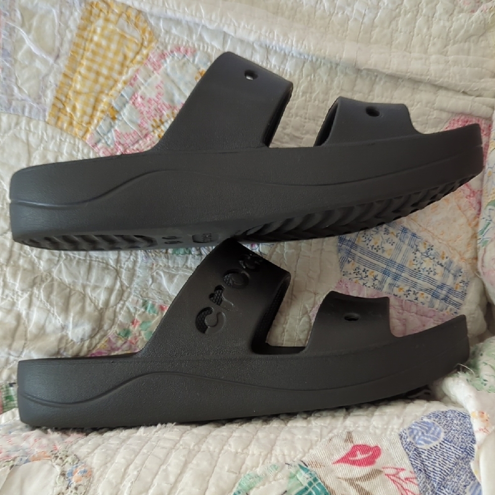 Crocs Iconic Comfort Slides in Black - Picture 5 of 8